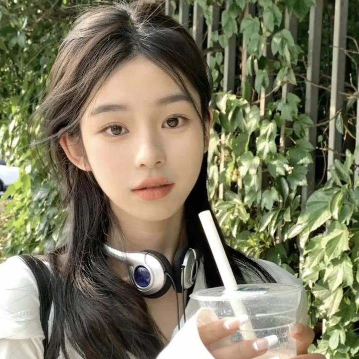 女篮5号 海报